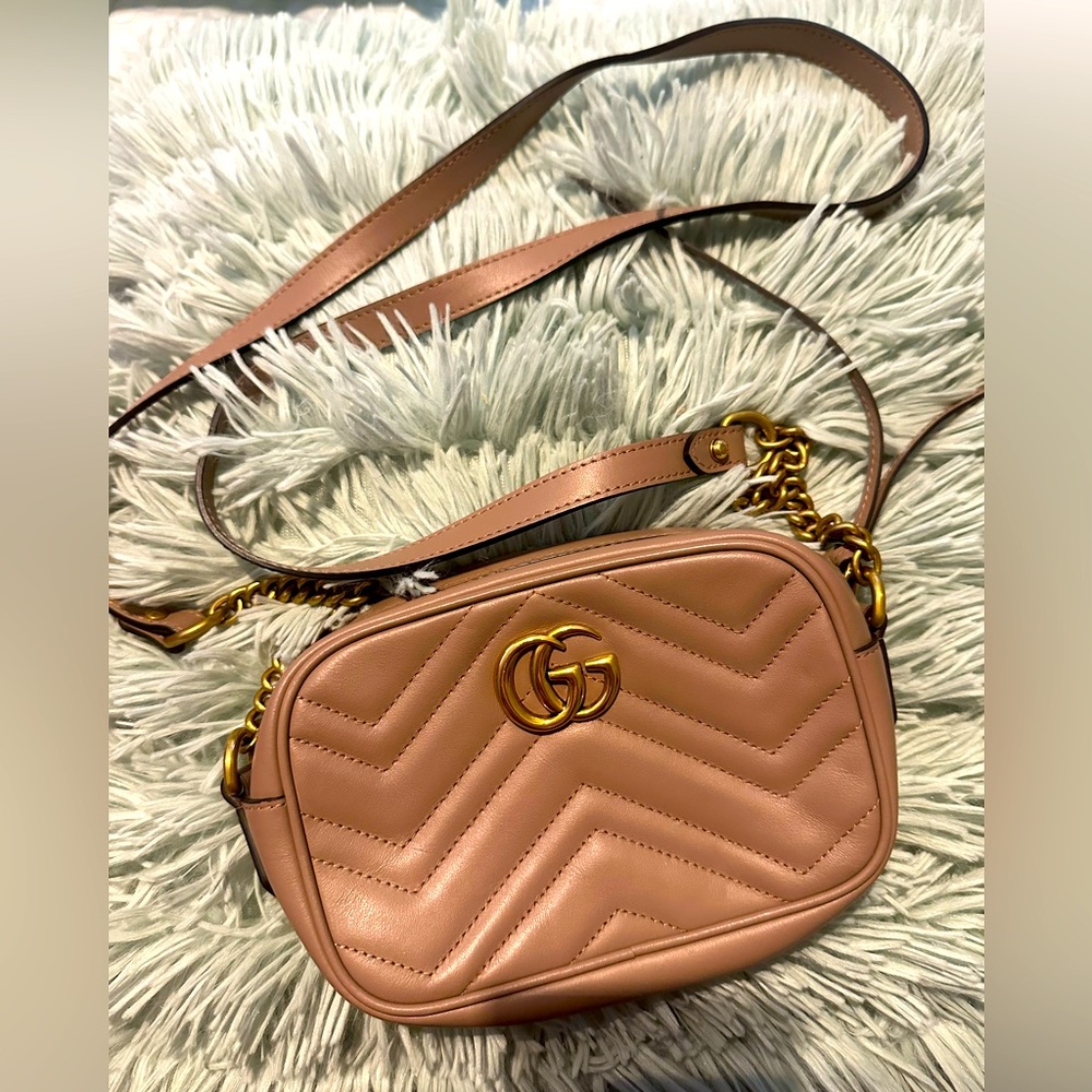 Gucci GG Marmont Mini Matelasse Leather Crossbody in Dusty Pink - Picture 1 of 13